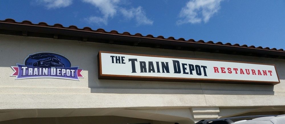 The Train Depot Fresno, Breakfast Fresno, Fresno Restaurants, Lunch in Fresno, Lunch Fresno,  Burgers, Waffles, Pancakes, Eggs Benedict, Omelettes